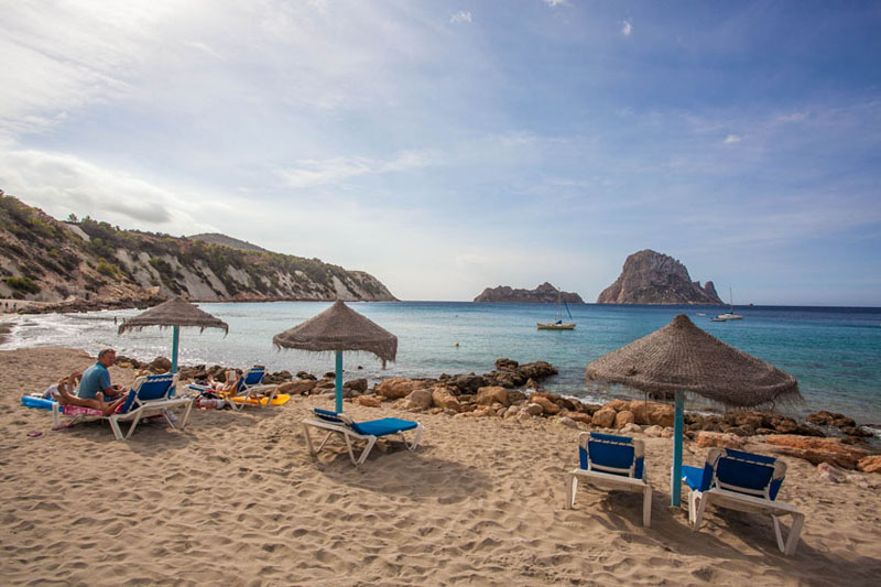 Cala d’Hort Ibiza, a popular beach!